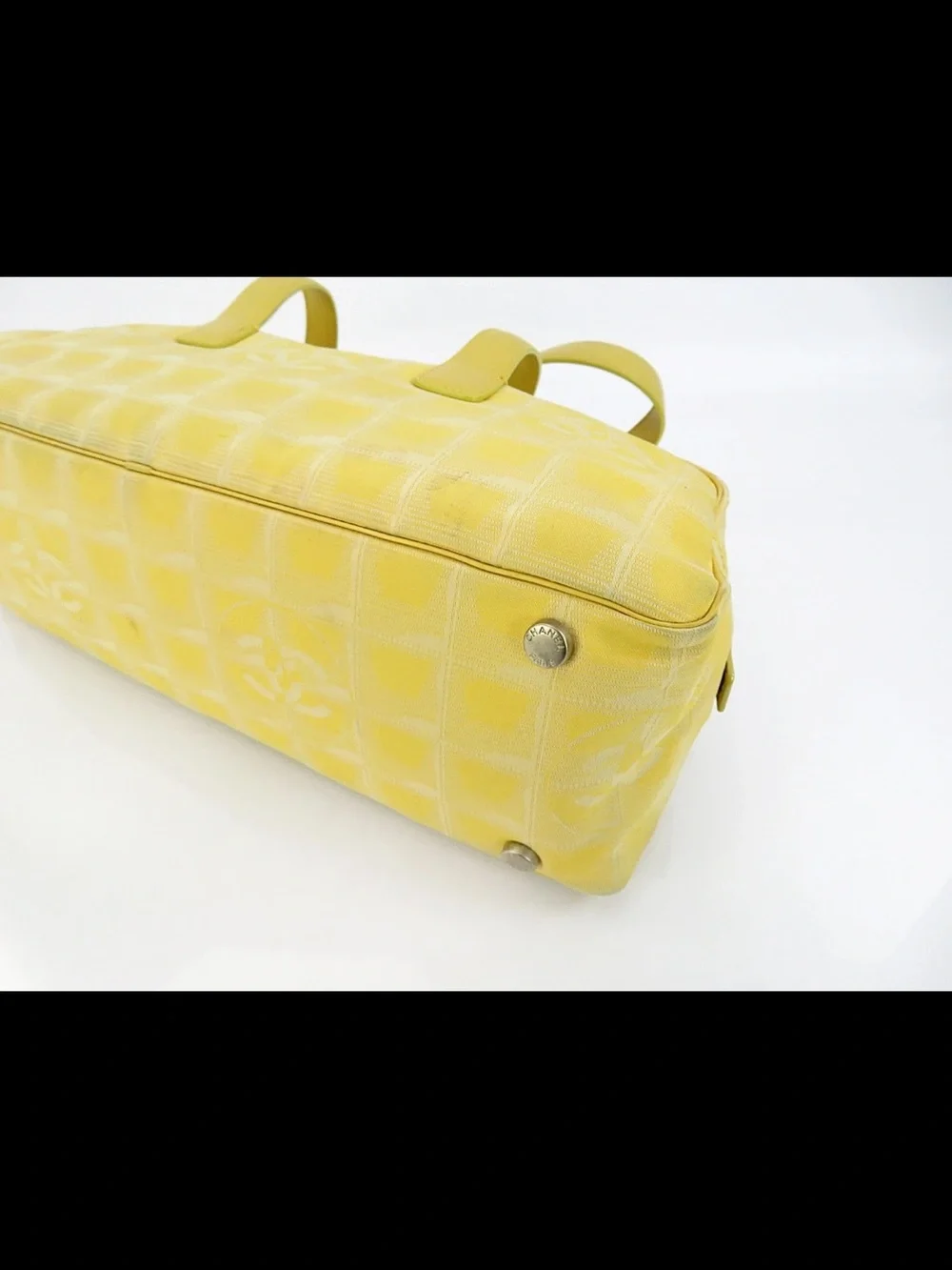 CHANEL Yellow Patterned Shoulder Bag - Picture 7 of 16